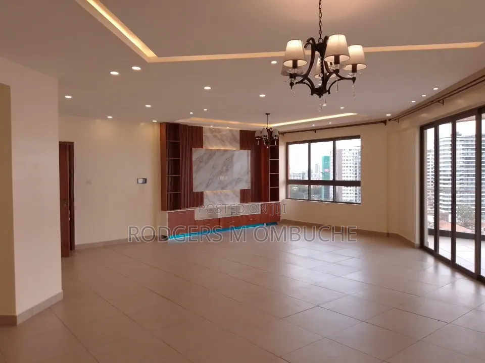 4bdrm Penthouse in State House Area for rent in State House Area