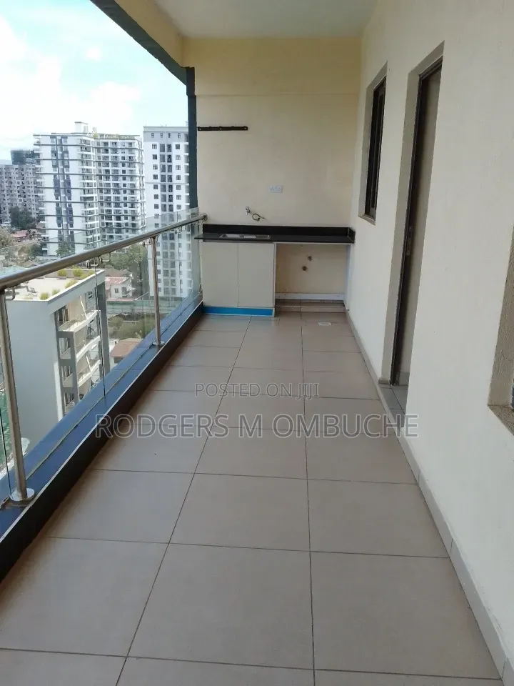 4bdrm Penthouse in State House Area for rent in State House Area