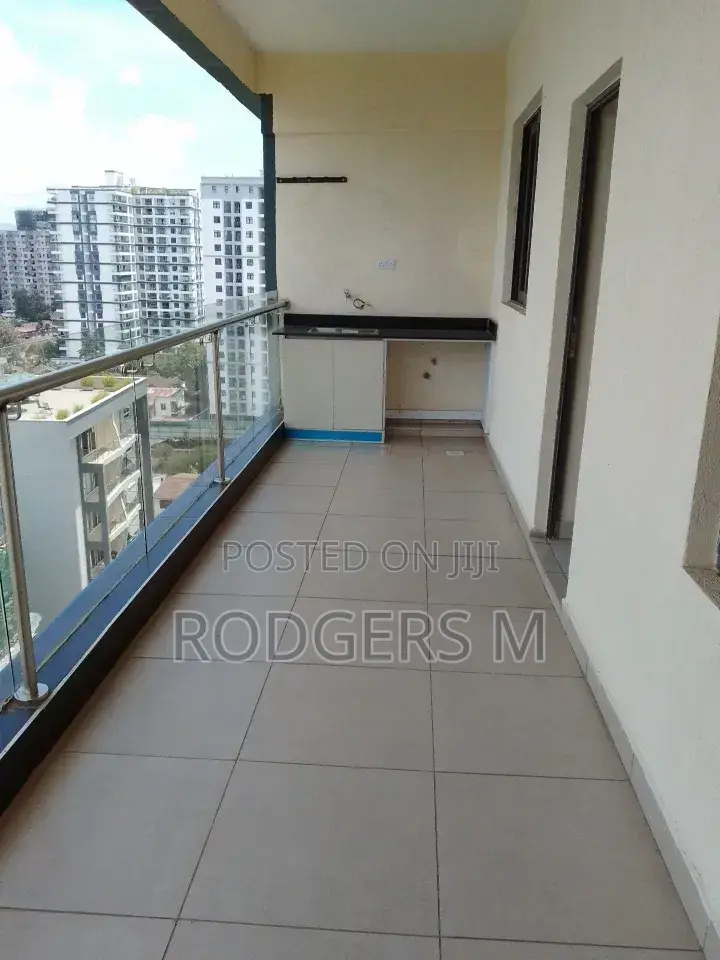 4bdrm Penthouse in State House Area for rent in State House Area