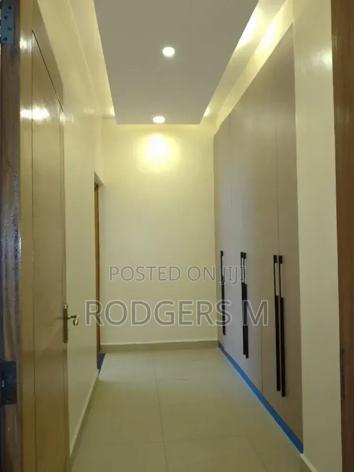 4bdrm Penthouse in State House Area for rent in State House Area