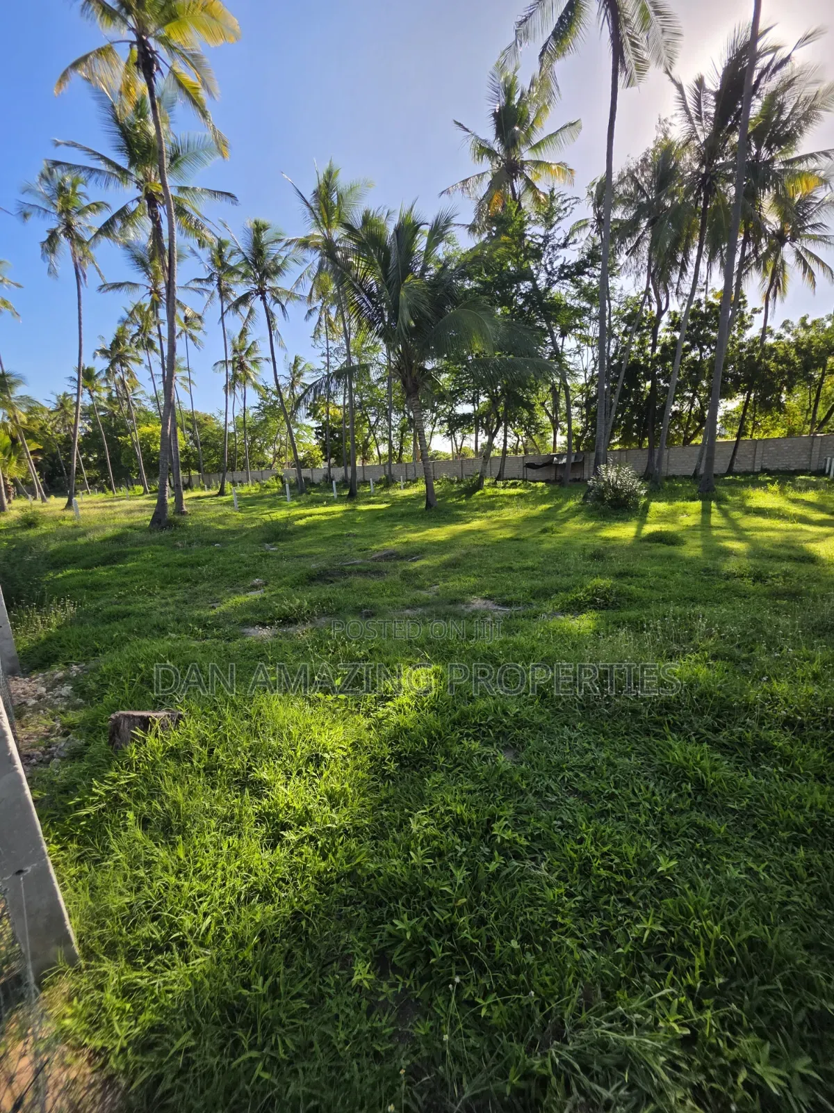 1/2 an Acre Beachfront for Sale in Msa Kanamai Majengo in Gated Zone in Kikambala
