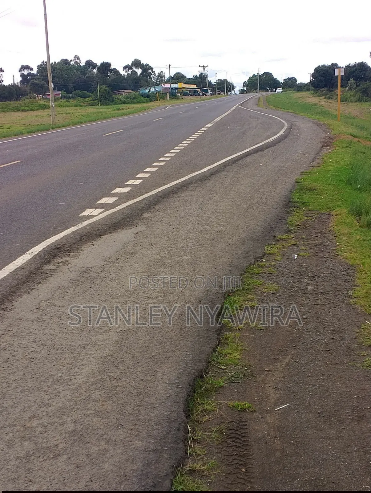 16 Acrea Along Nanyuki Nyeri Highway in Nanyuki