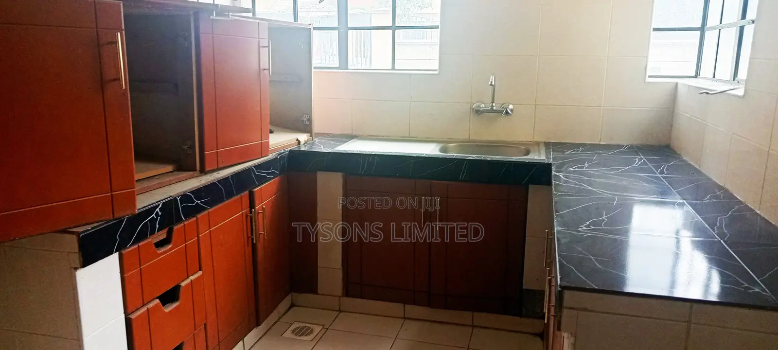 4bdrm Maisonette in Honey Suckle Gardens, Pipeline for sale in Pipeline