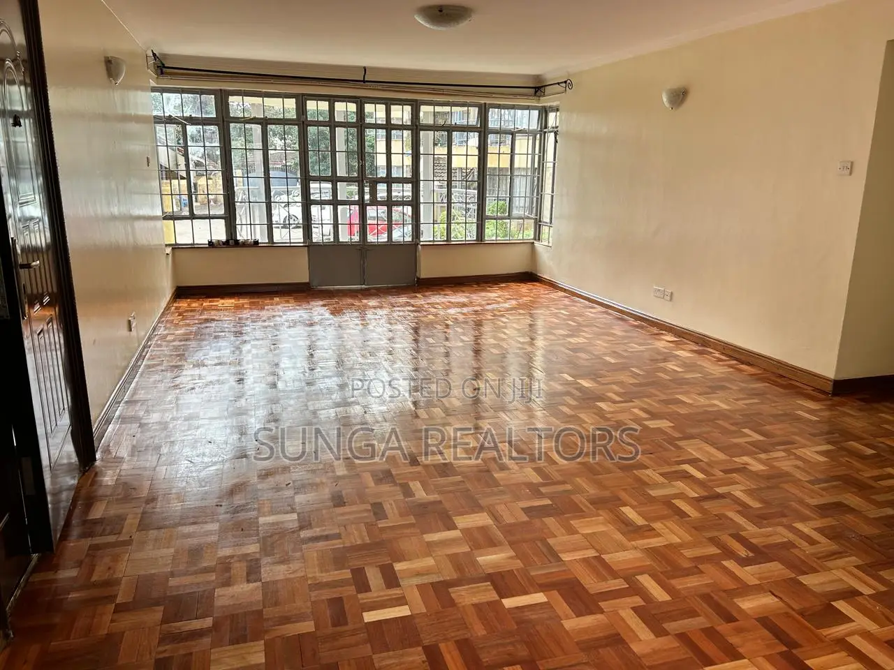 3bdrm Apartment in Riara Rd., Valley Arcade for sale in Valley Arcade