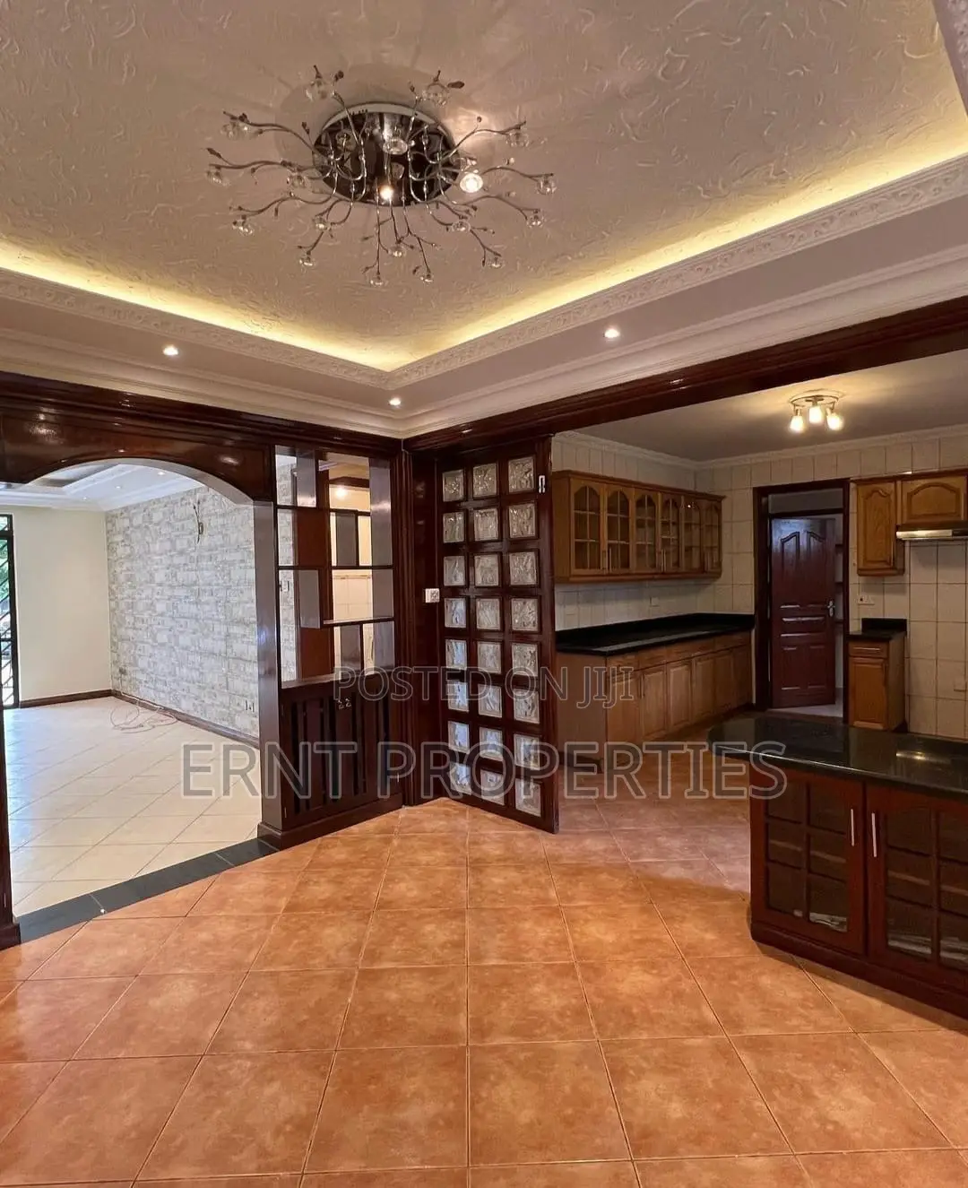 3bdrm Apartment in Lavington for sale in Lavington