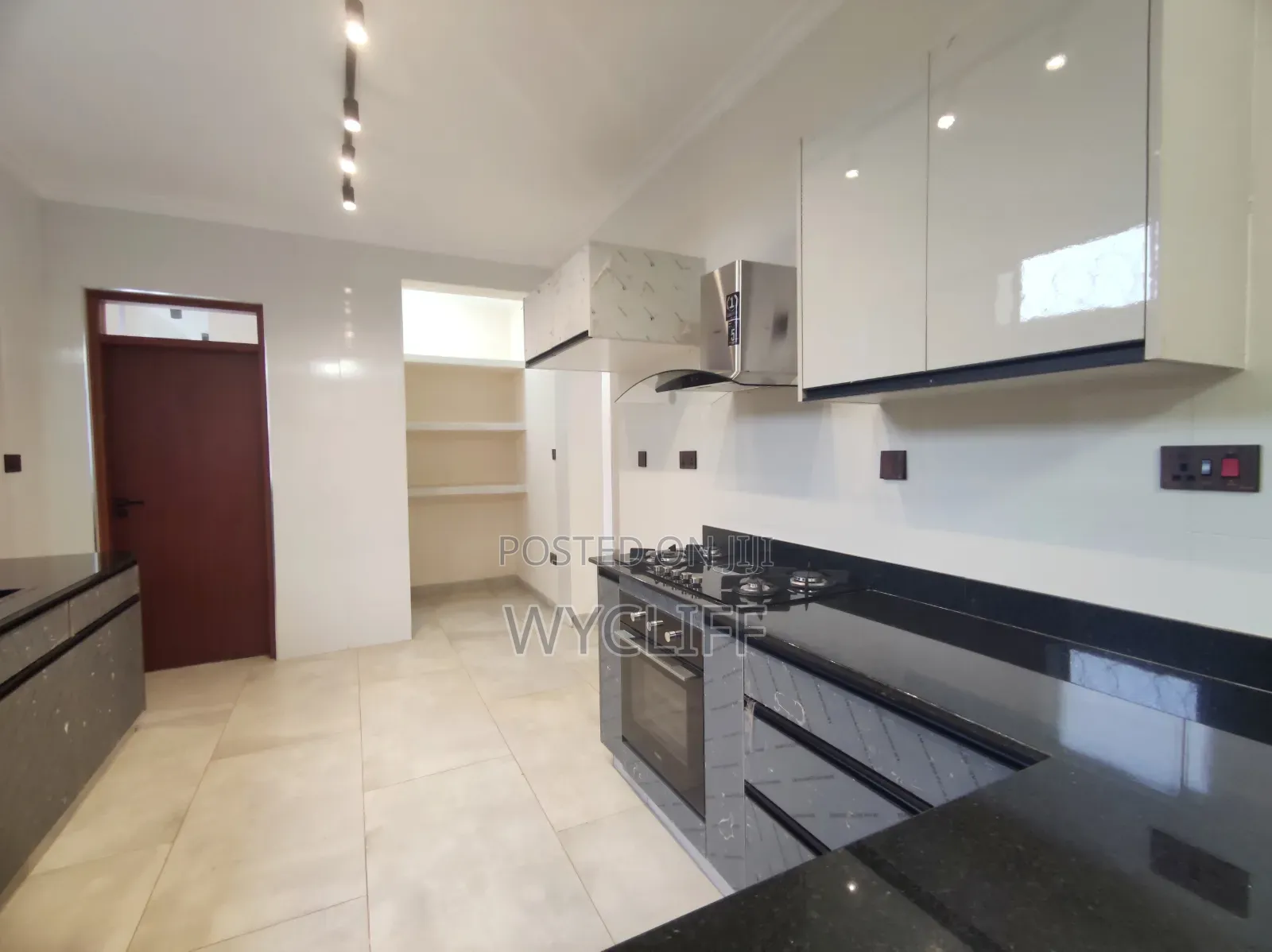 4bdrm Villa in Roysambu for sale in Roysambu