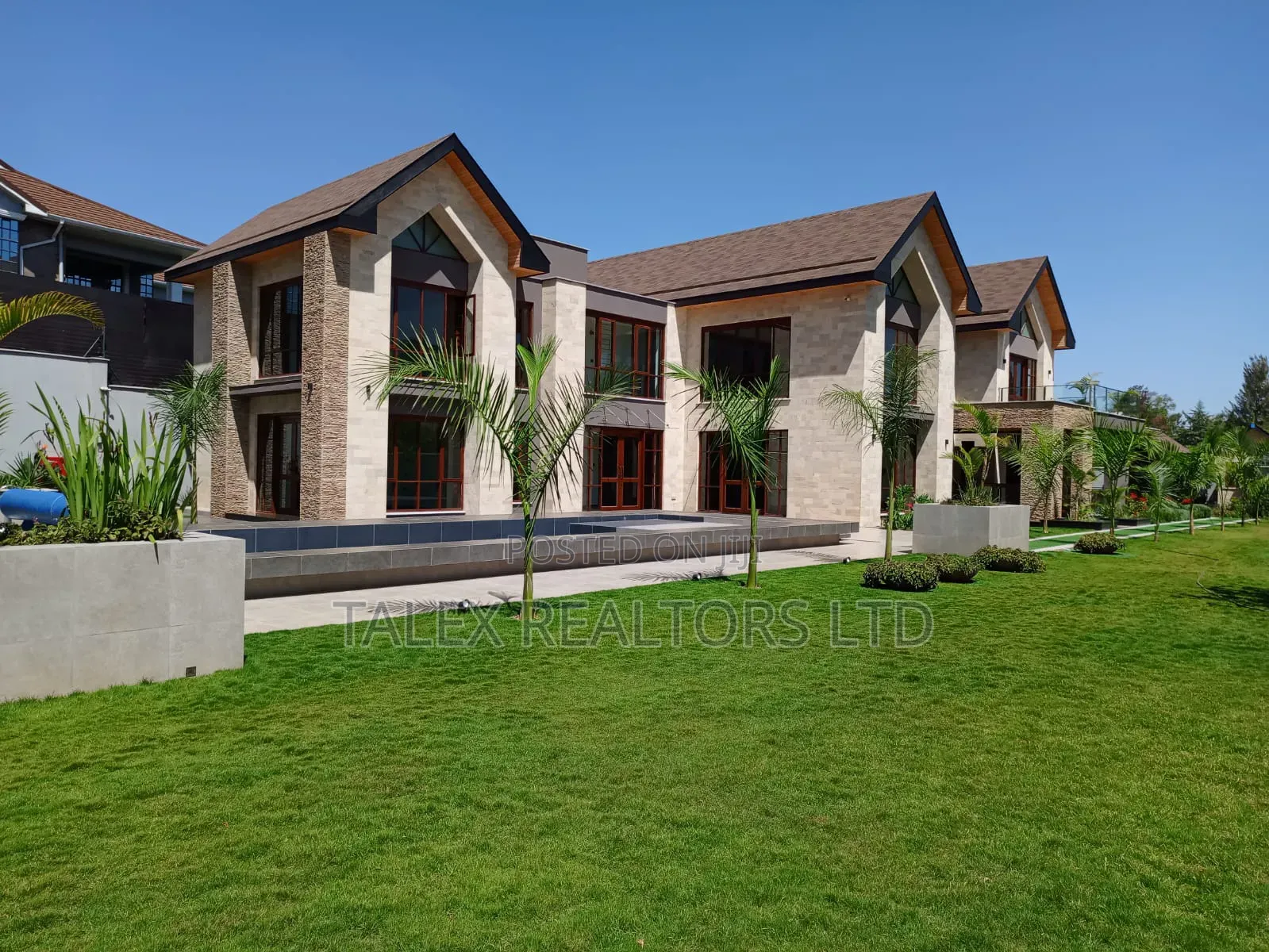 5bdrm Mansion in Call Me, Runda for sale in Runda