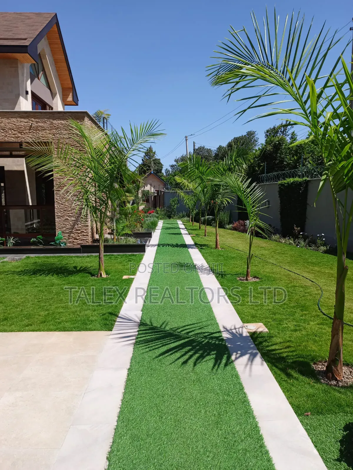 5bdrm Mansion in Call Me, Runda for sale in Runda