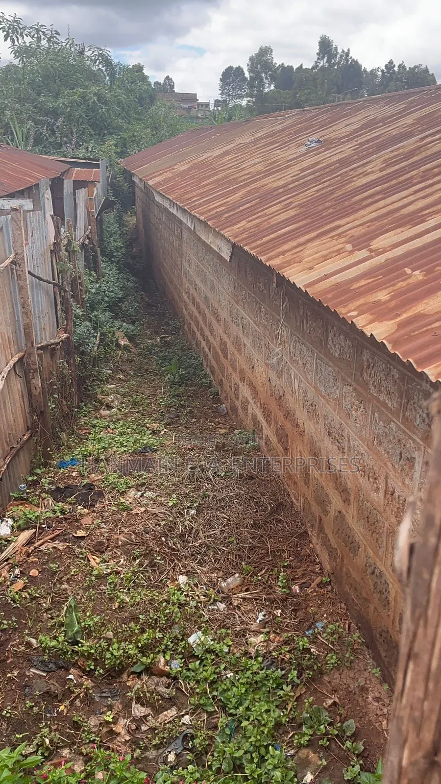 1/4 Hectares (120 by 100) Plot at Banana With Ready Title in Banana