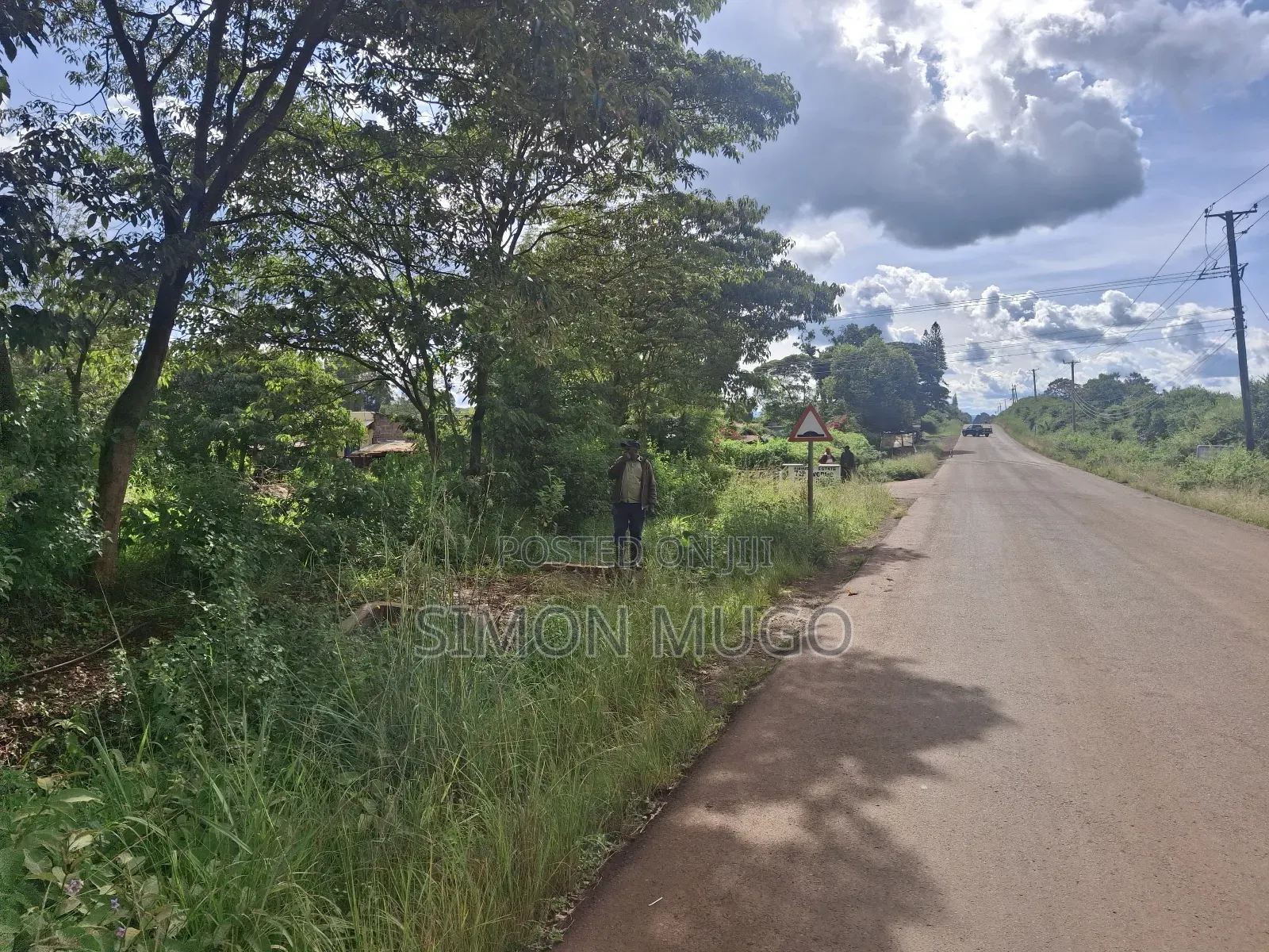 Kiahuria Prime Commercial 1/4 Ac on Tarmac Corner Plot in Ngoingwa Estate
