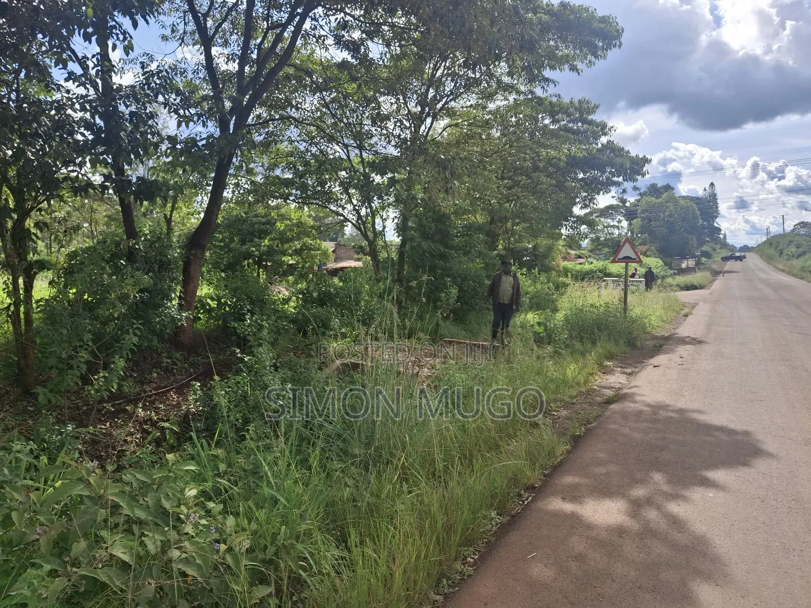 Kiahuria Prime Commercial 1/4 Ac on Tarmac Corner Plot in Ngoingwa Estate