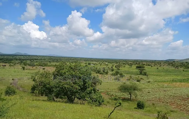 1800 Acres Land for Sale in Makueni County, Off Mombasa Road in Makindu