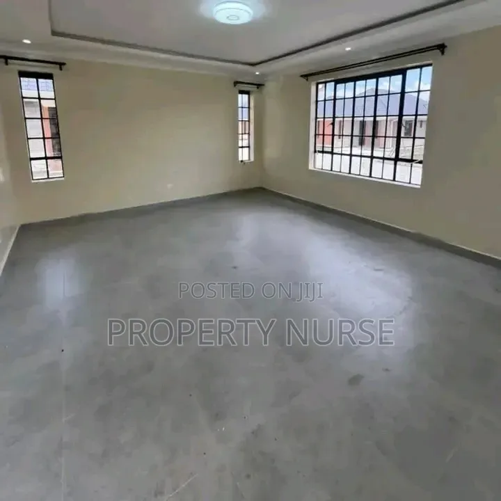 3bdrm Bungalow in Gateway Mall Area for sale in Gateway Mall Area