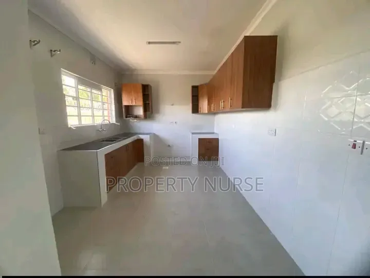 4bdrm Bungalow in Milimani for sale in Milimani