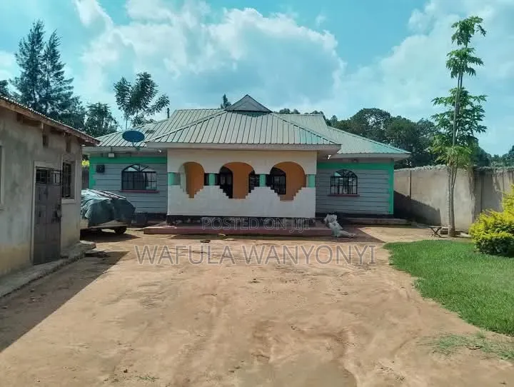 3bdrm House in Sikata, Khalaba (Kanduyi) for sale in Khalaba (Kanduyi)