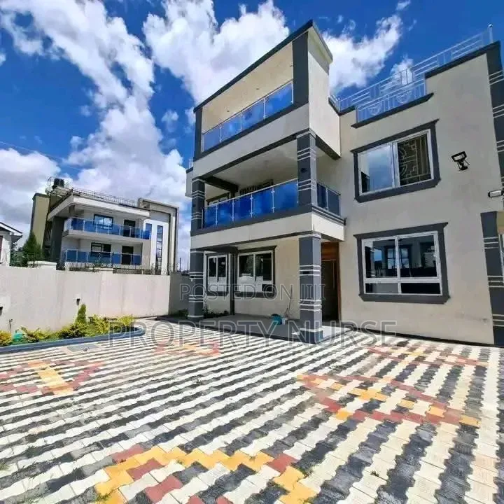 7bdrm Maisonette in Gateway Mall Area for rent in Gateway Mall Area