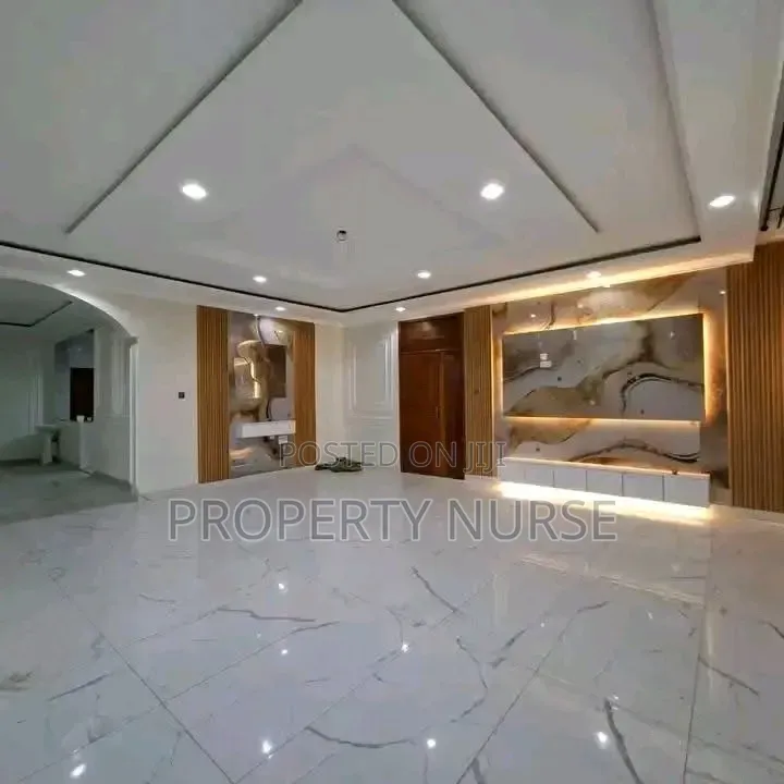 7bdrm Maisonette in Gateway Mall Area for rent in Gateway Mall Area