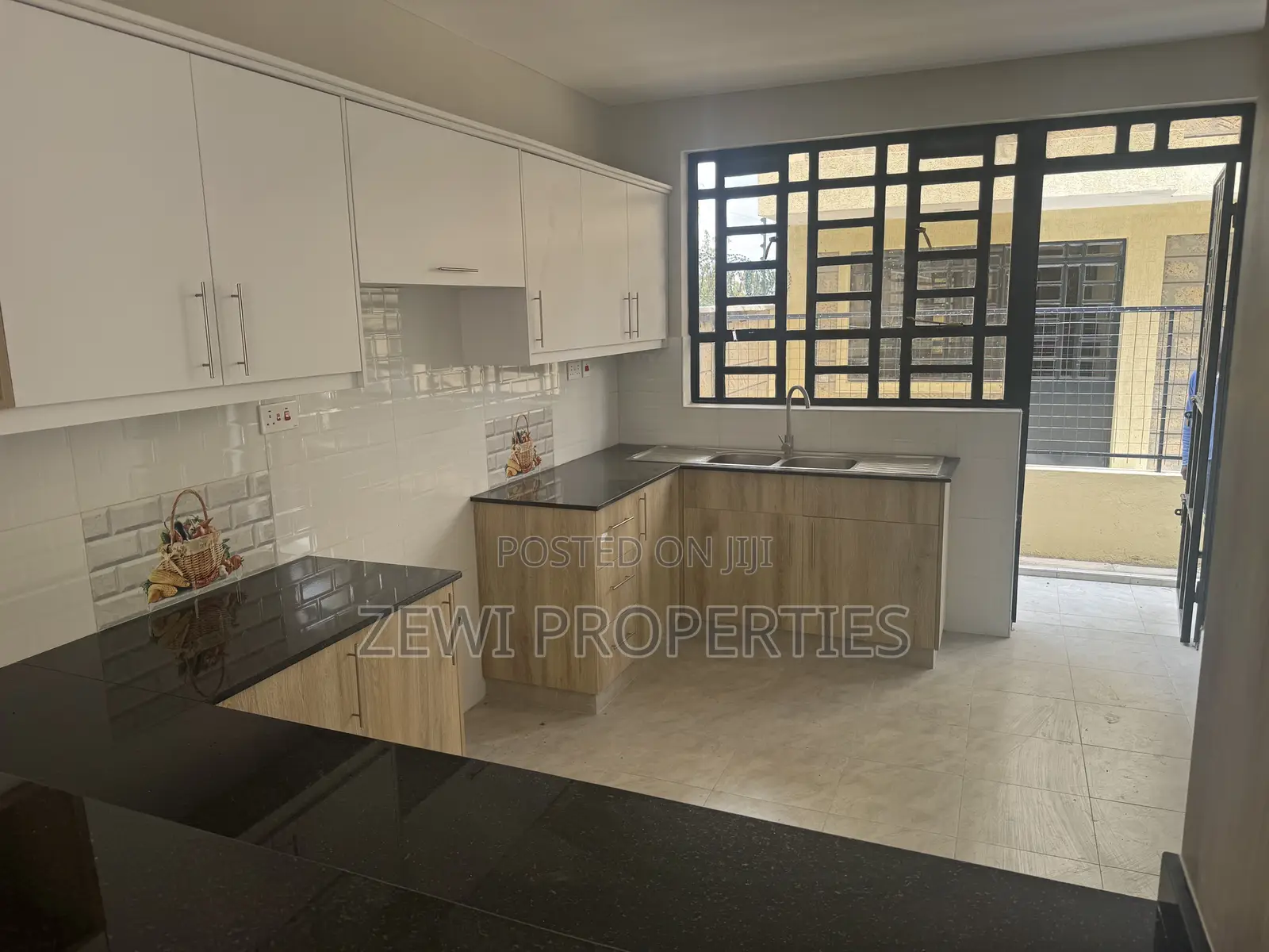 3bdrm Mansion in Matasia for sale in Matasia