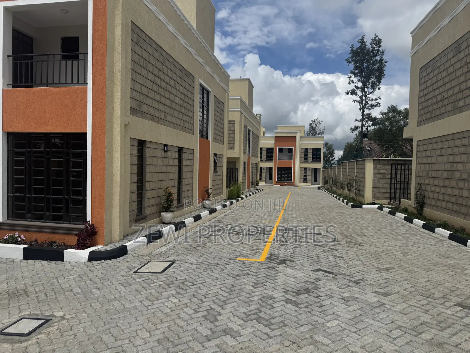 3bdrm Mansion in Matasia for sale in Matasia