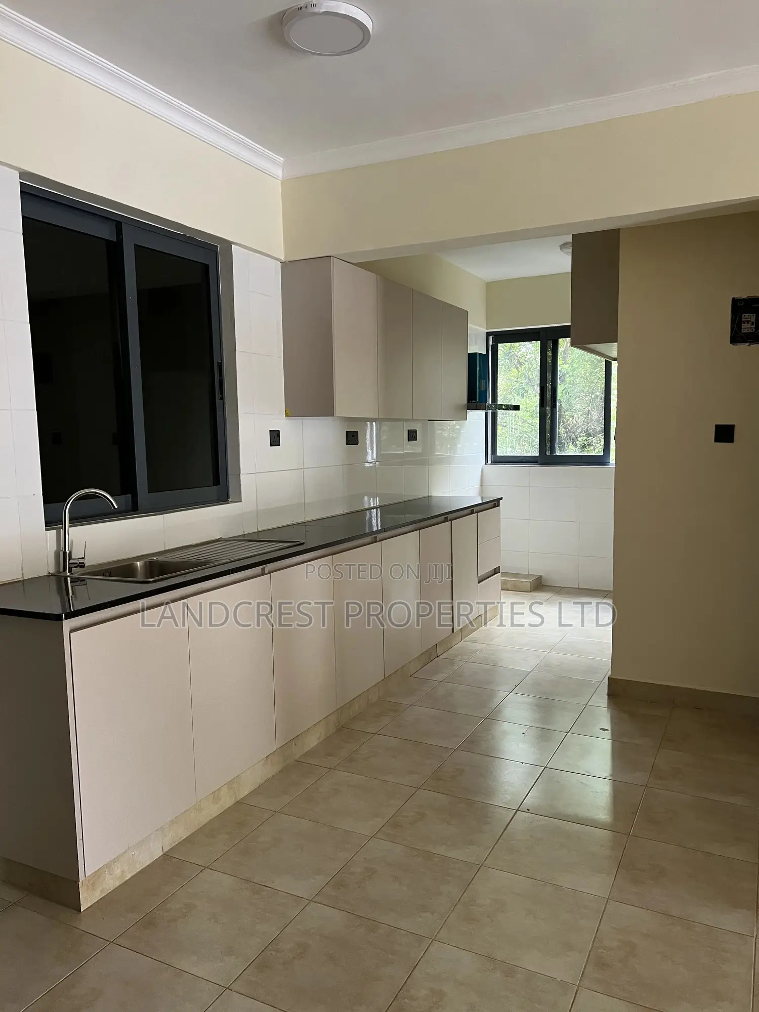 3bdrm Apartment in Thindigua/Kasarini for sale in Thindigua/Kasarini