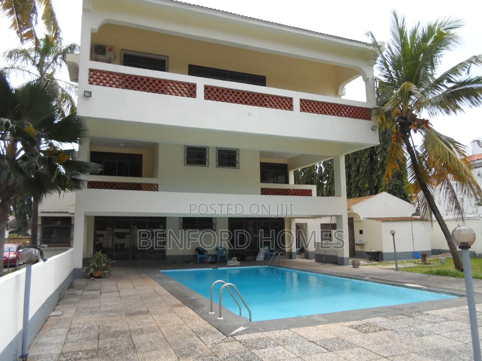 7bdrm Villa in Nyali Mombasa for sale in Nyali