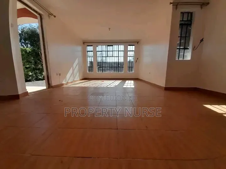 4bdrm Mansion in Gateway Mall Area for sale in Gateway Mall Area