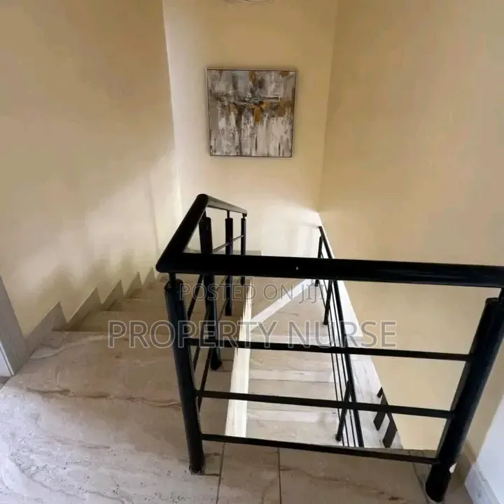 4bdrm Mansion in Gateway Mall Area for sale in Gateway Mall Area