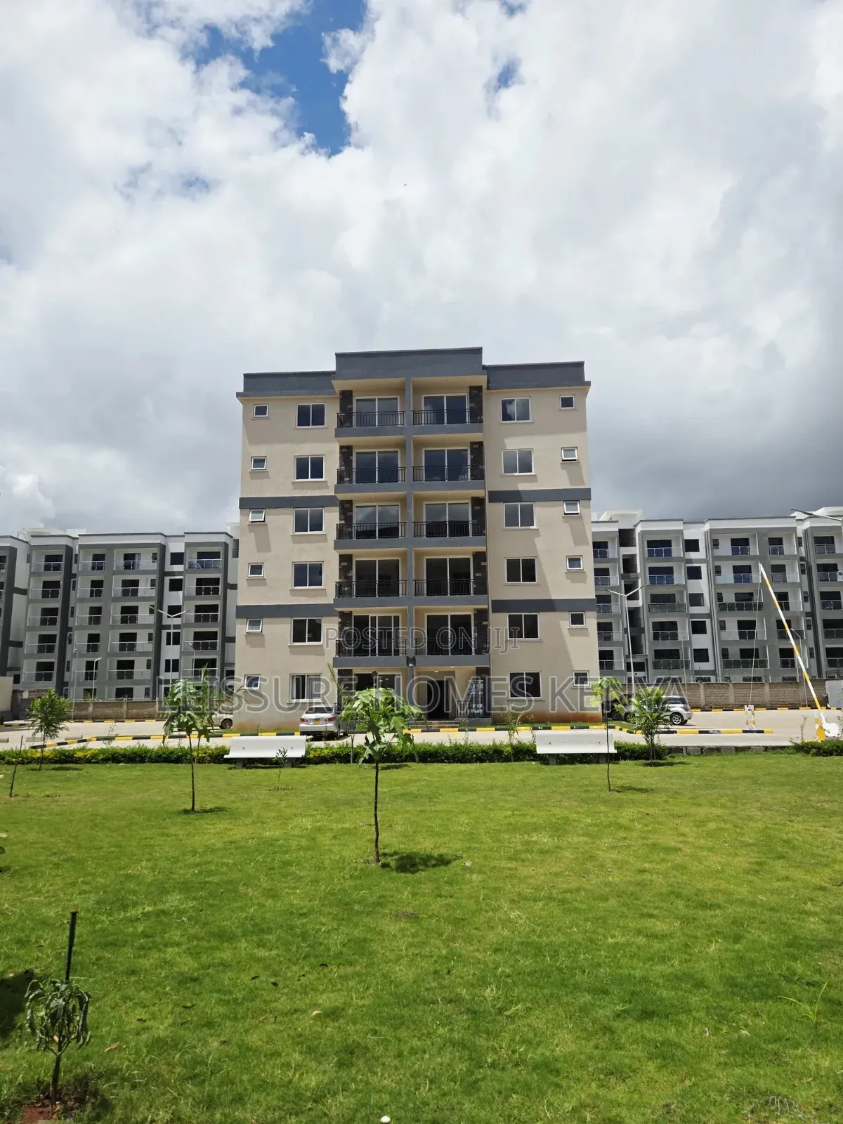 2bdrm Apartment in Gateway Mall Area for sale in Gateway Mall Area