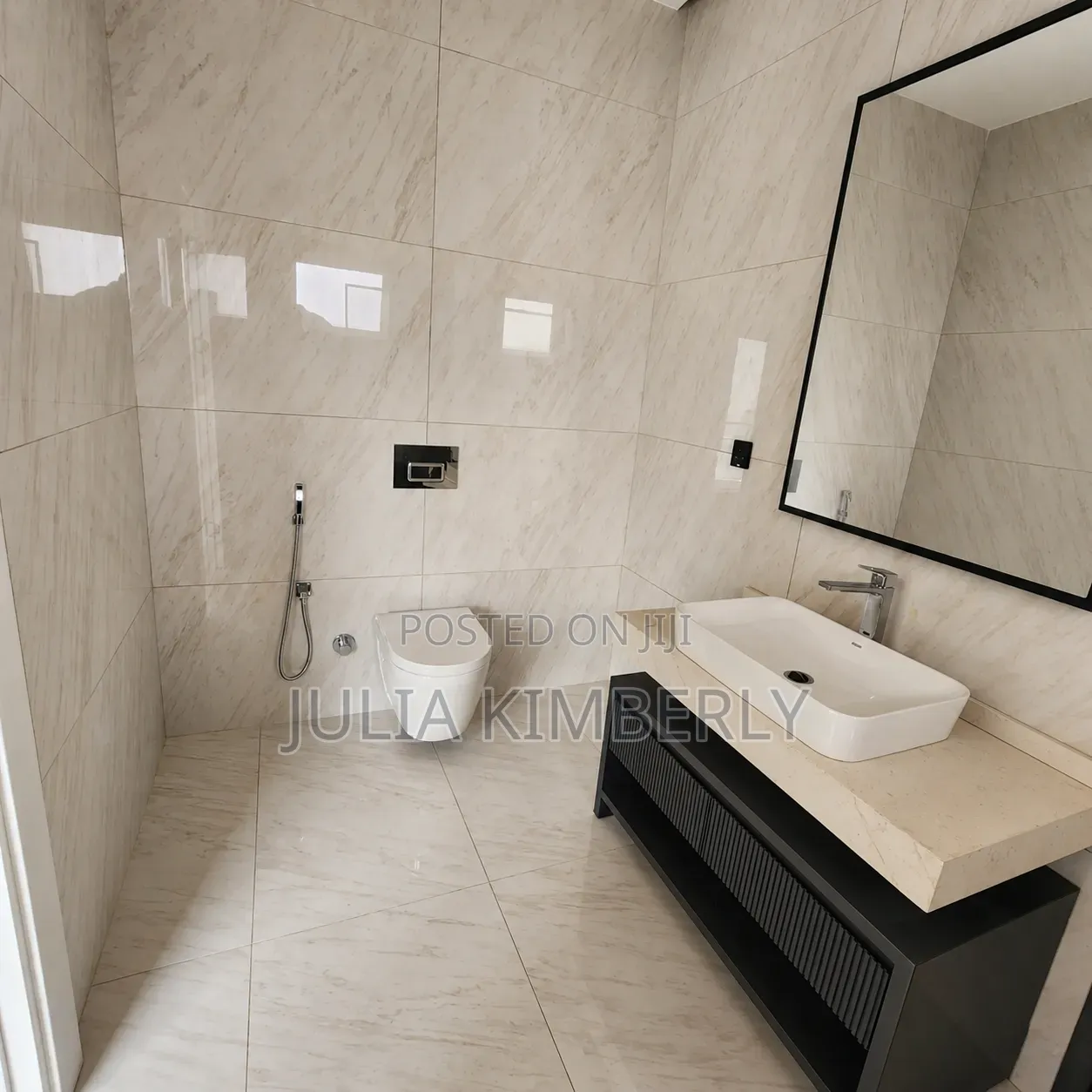 2bdrm Apartment in Zeenah H Ground, Majengo for sale in Majengo