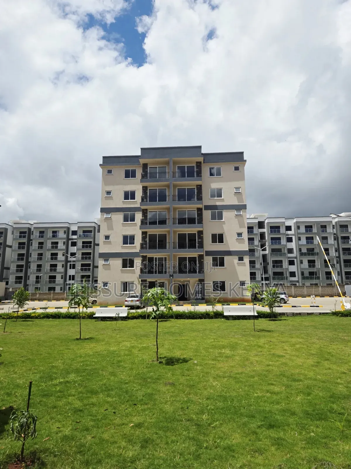 3bdrm Apartment in Gateway Mall Area for sale in Gateway Mall Area