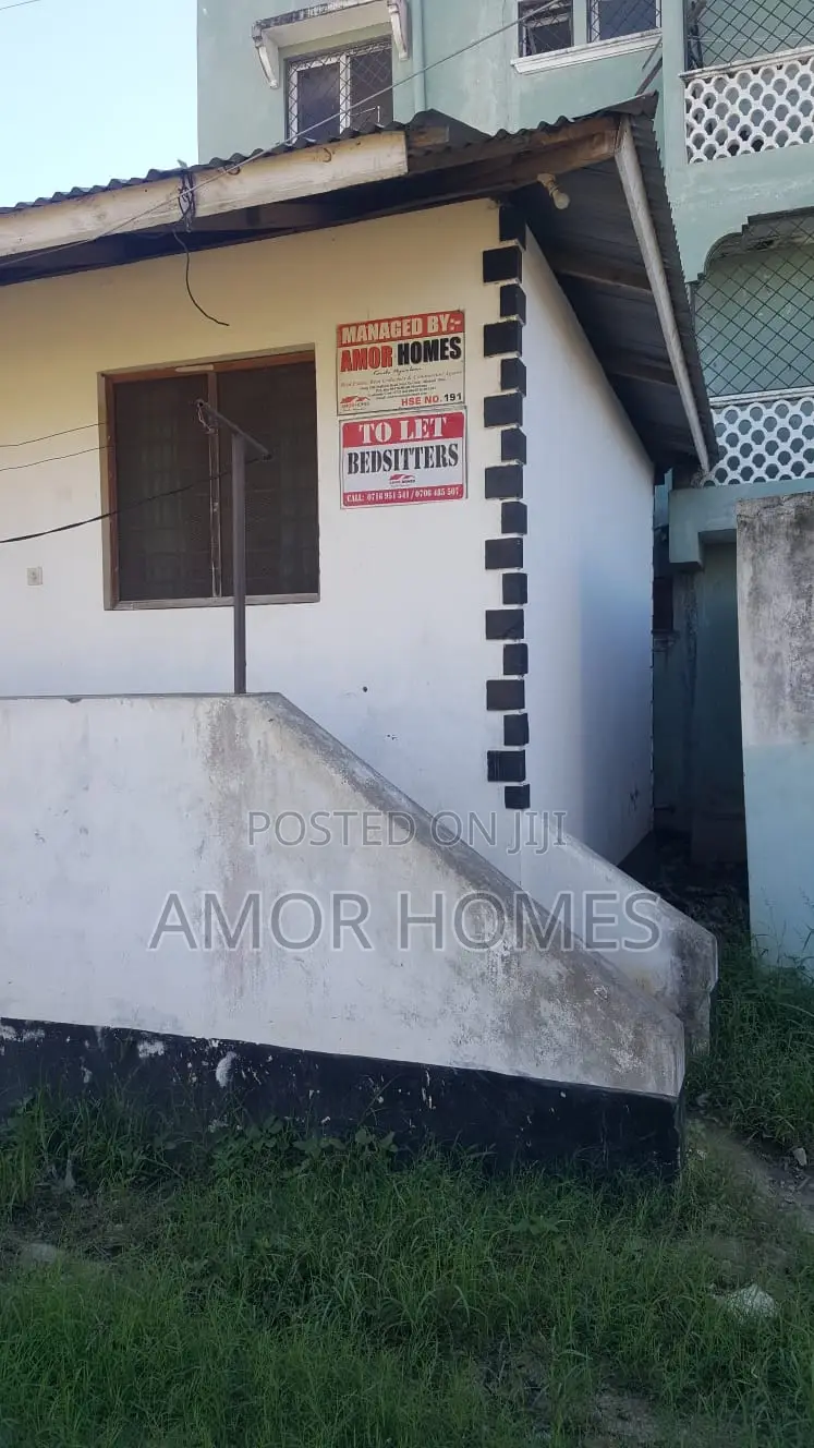 6bdrm House in Kishada, Mshomoroni for sale in Mshomoroni