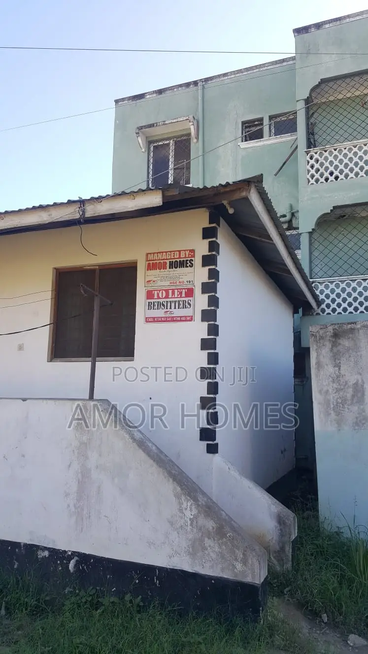 6bdrm House in Kishada, Mshomoroni for sale in Mshomoroni