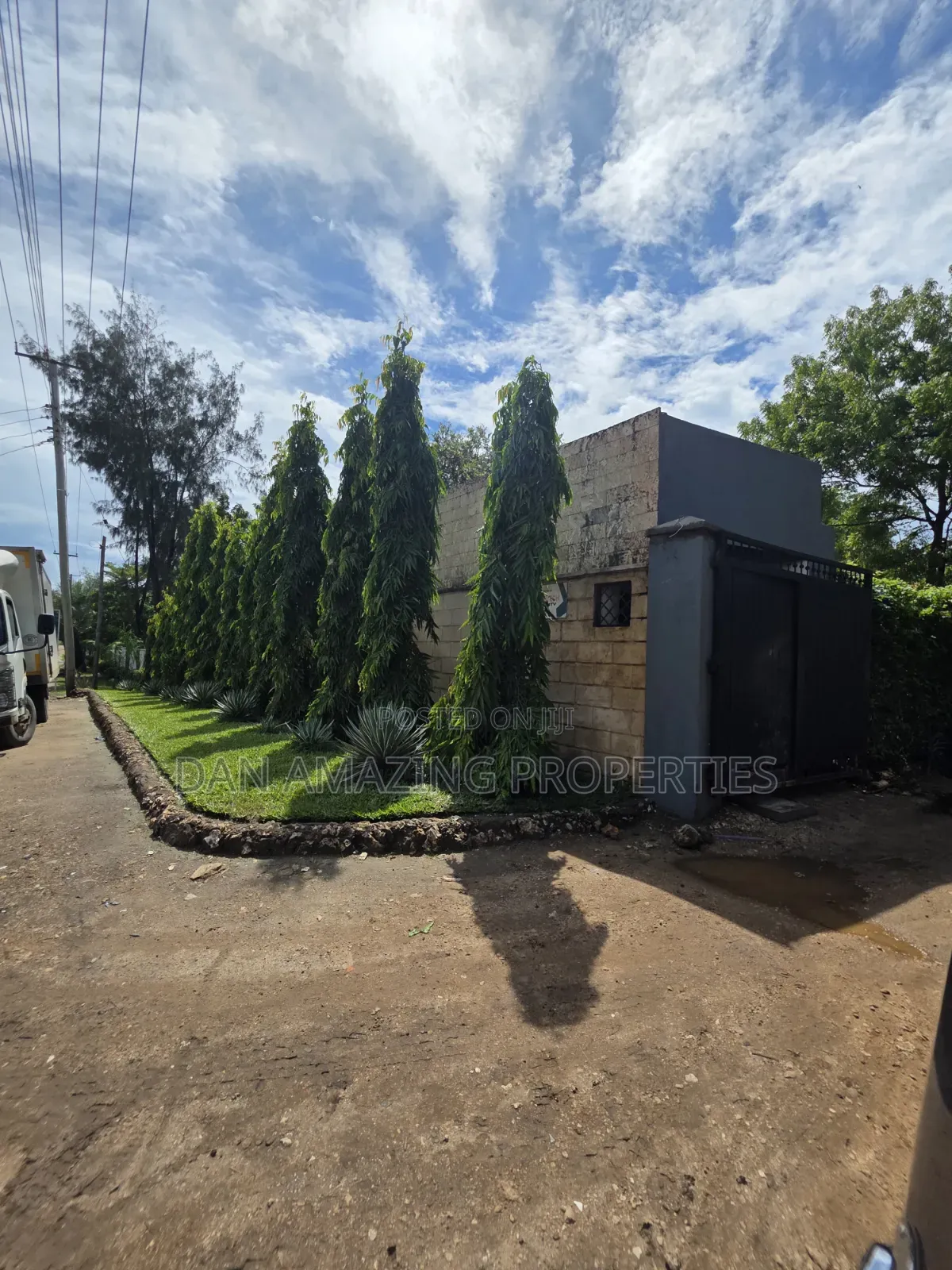 1/4 Acre Diani Galu Kinuu for Sale Beach One in Gated Community in Diani