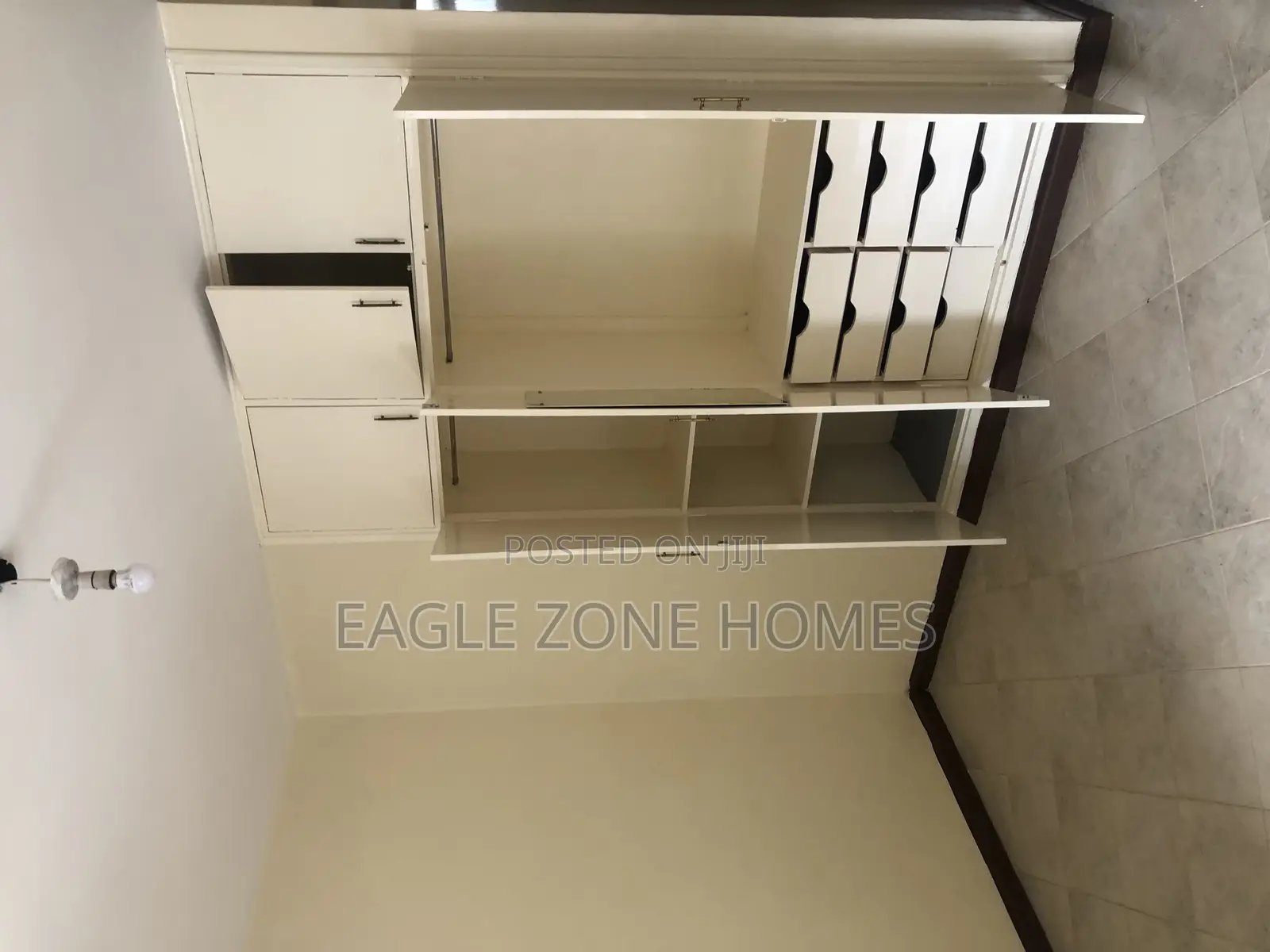 3bdrm Apartment in Rhapta Roas, Raphta Road Area for rent in Raphta Road Area