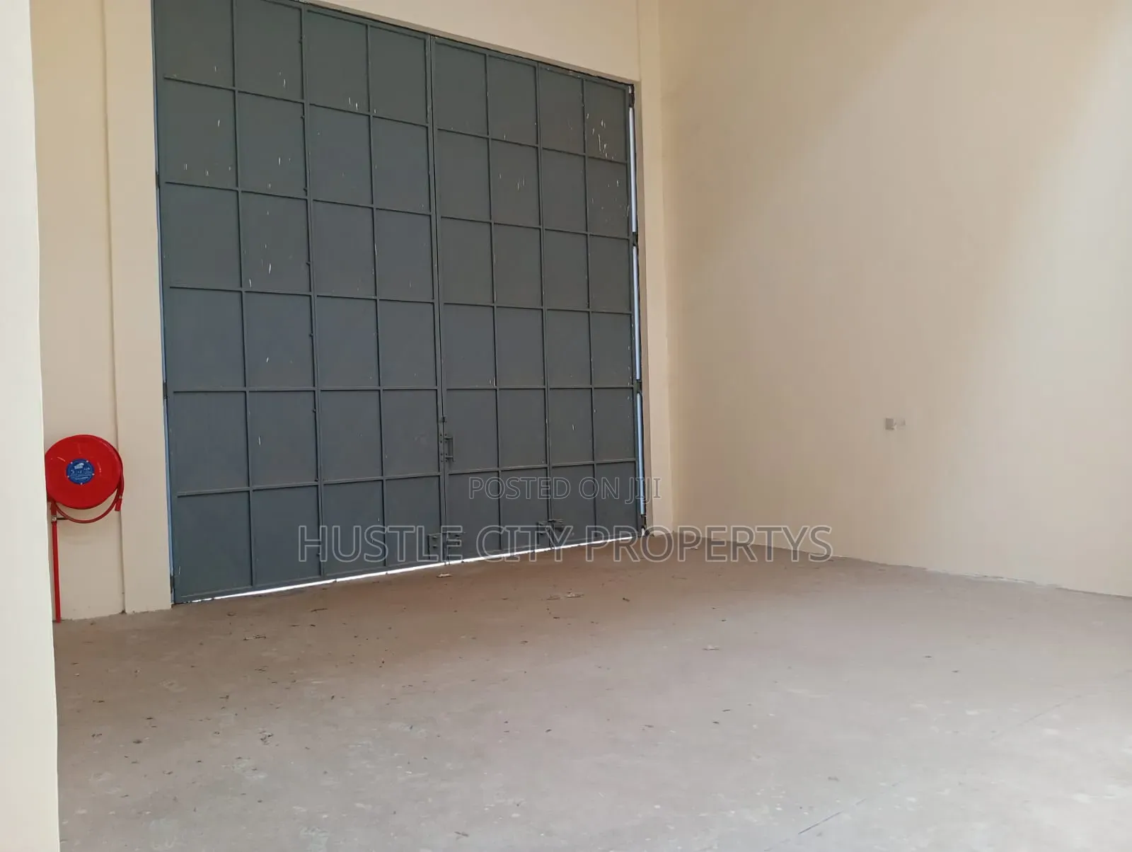 Godown to Let Along Baba Dogo Area 8000 Sq Ft 38 Per Sq Ft in Baba Dogo