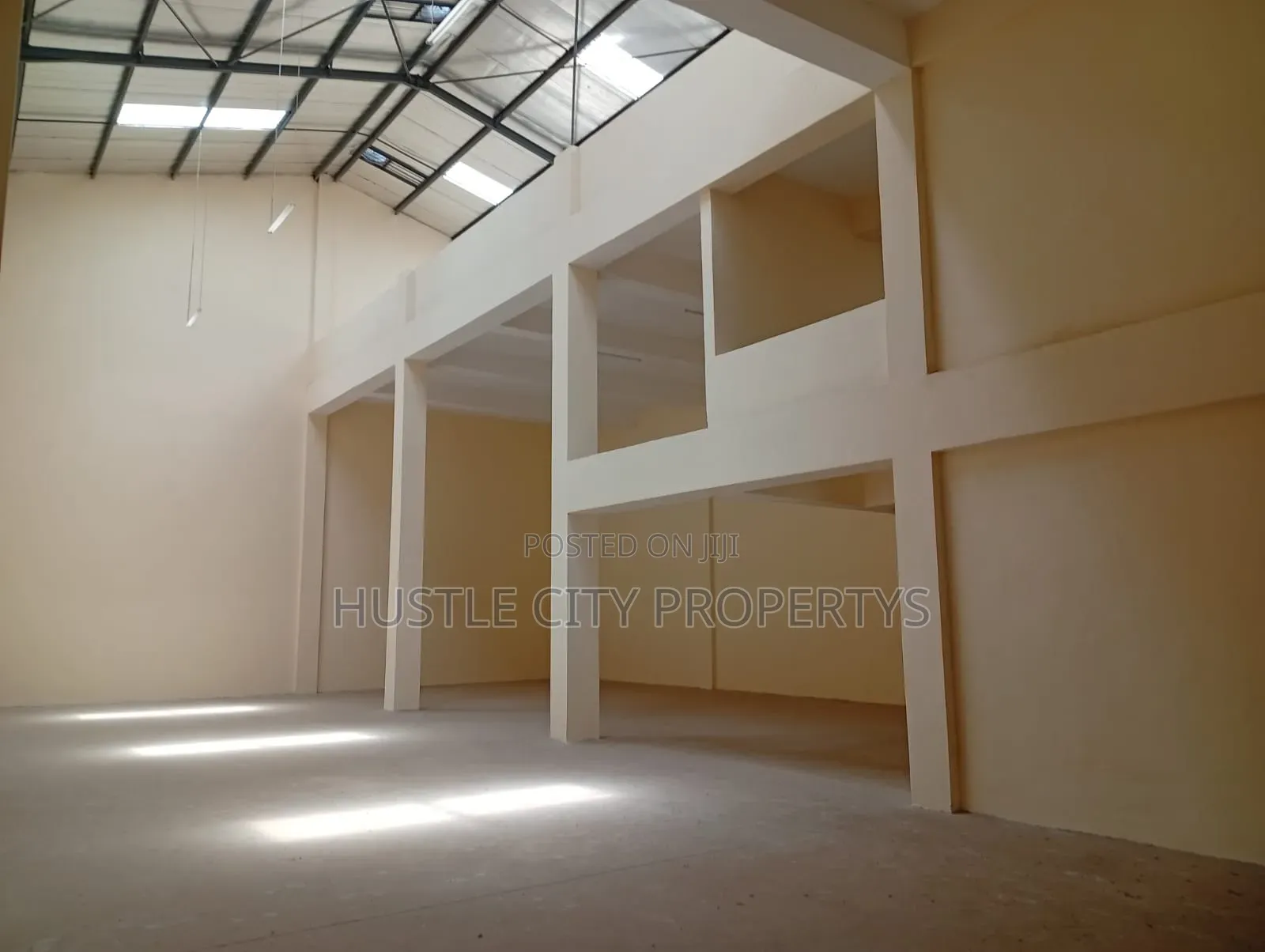 Godown to Let Along Baba Dogo Area 8000 Sq Ft 38 Per Sq Ft in Baba Dogo