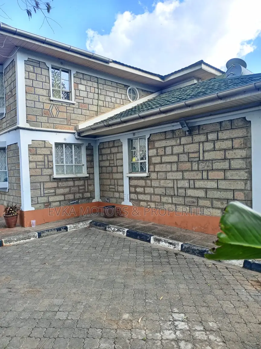 Furnished 4bdrm Mansion in Utawala for sale in Complex Utawala