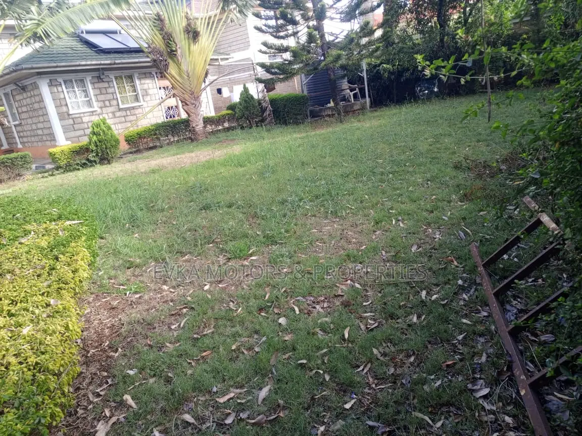 Furnished 4bdrm Mansion in Utawala for sale in Complex Utawala