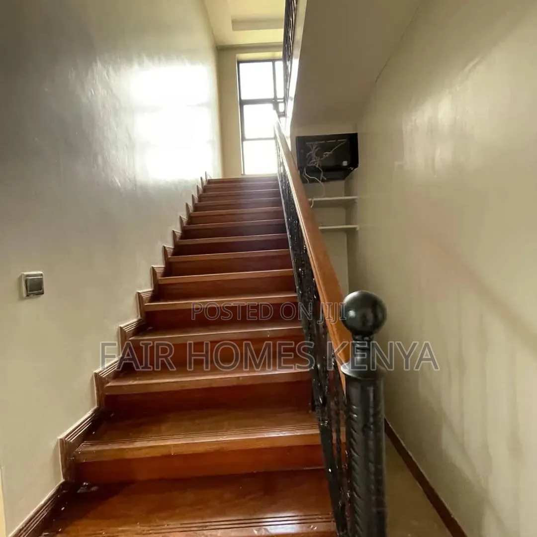 4bdrm Duplex in Riverside Drive for rent in Riverside Drive