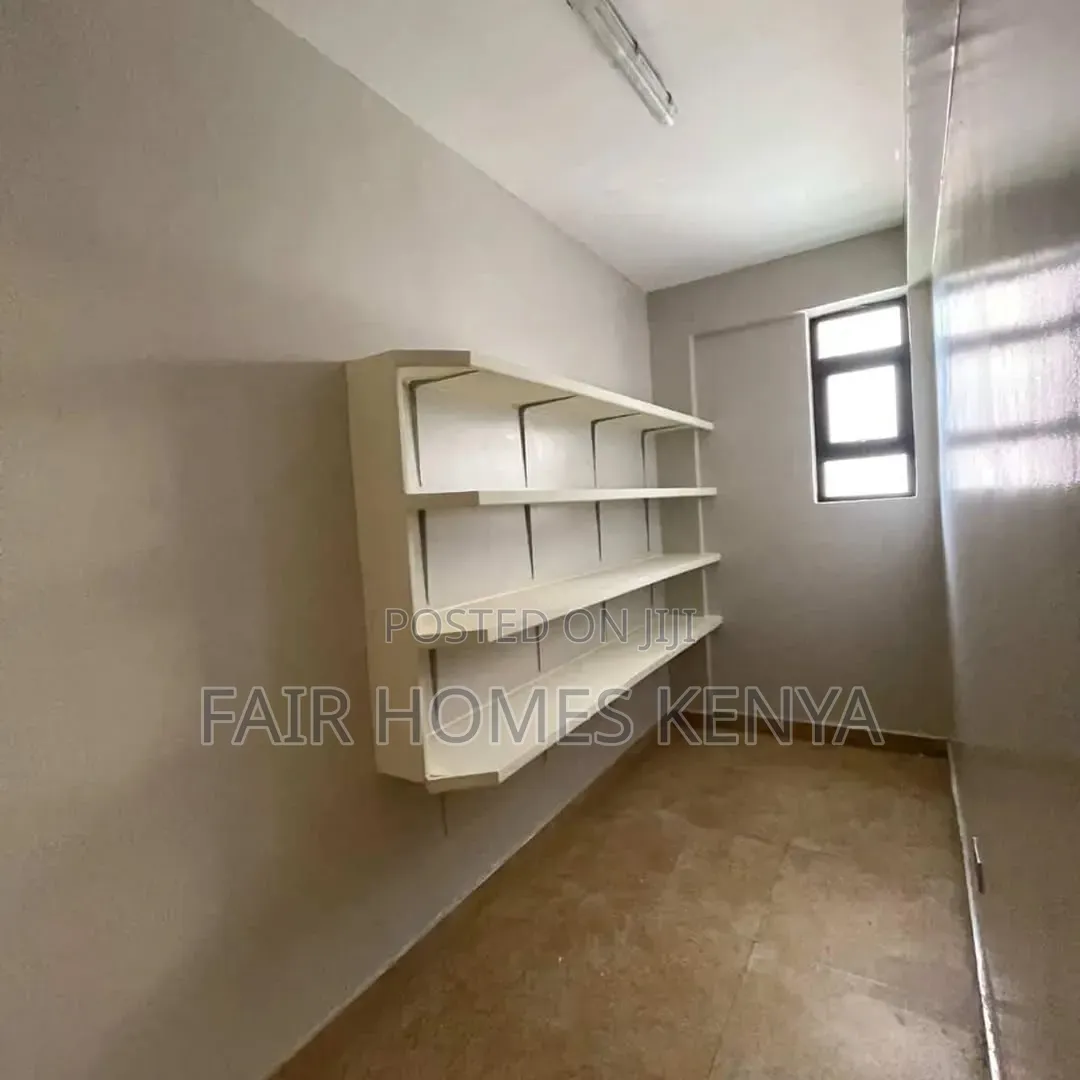 4bdrm Duplex in Riverside Drive for rent in Riverside Drive