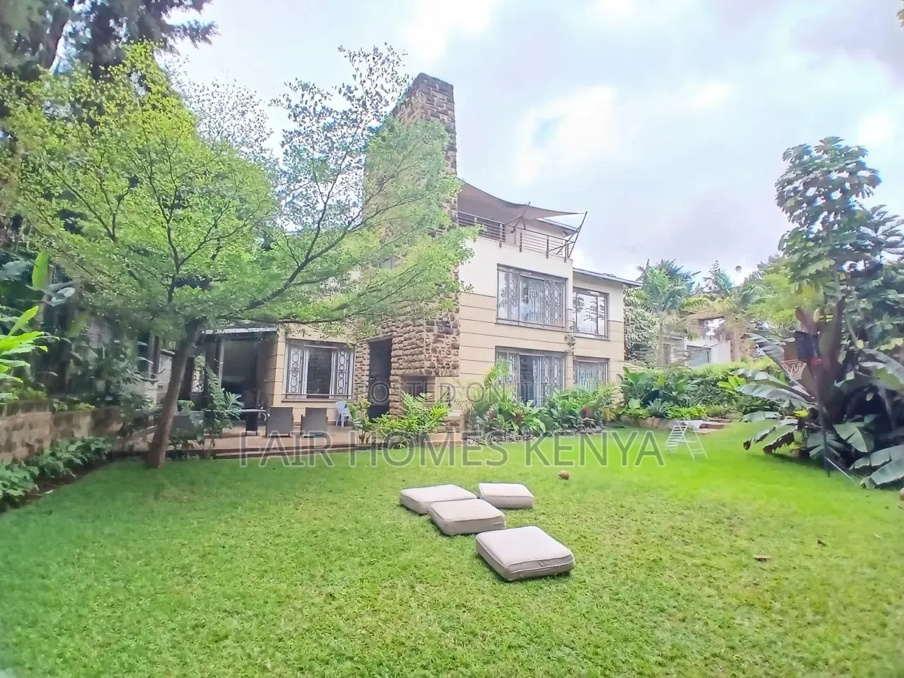 4bdrm Townhouse/Terrace in Lavington Mall, Muthangari for sale in Muthangari