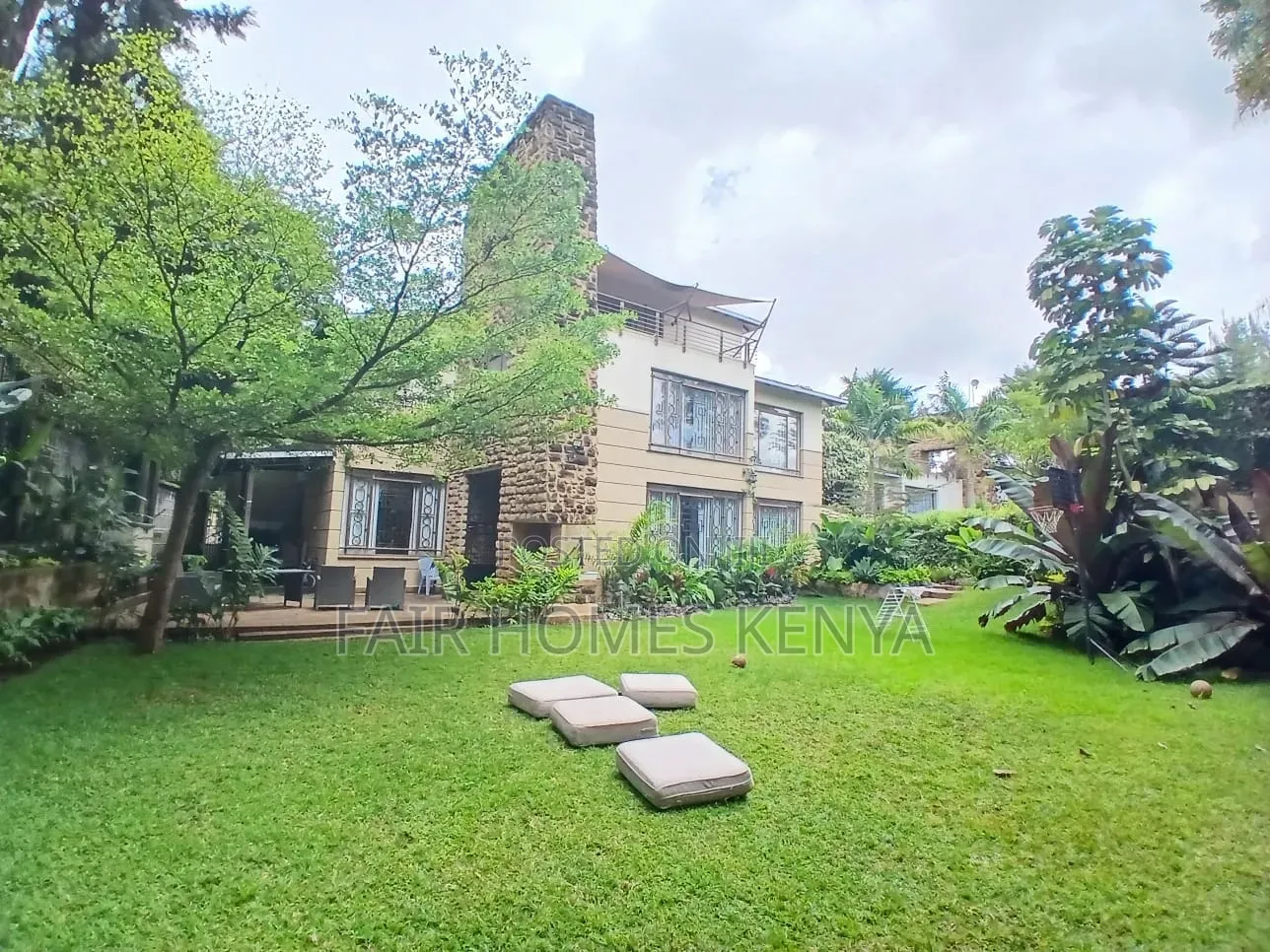 4bdrm Townhouse/Terrace in Lavington Mall, Muthangari for sale in Muthangari