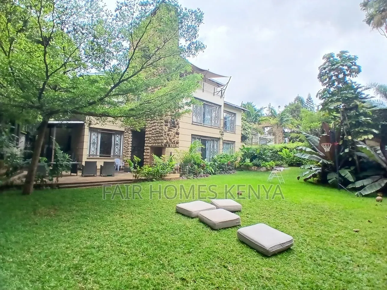 4bdrm Townhouse/Terrace in Lavington Mall, Muthangari for sale in Muthangari