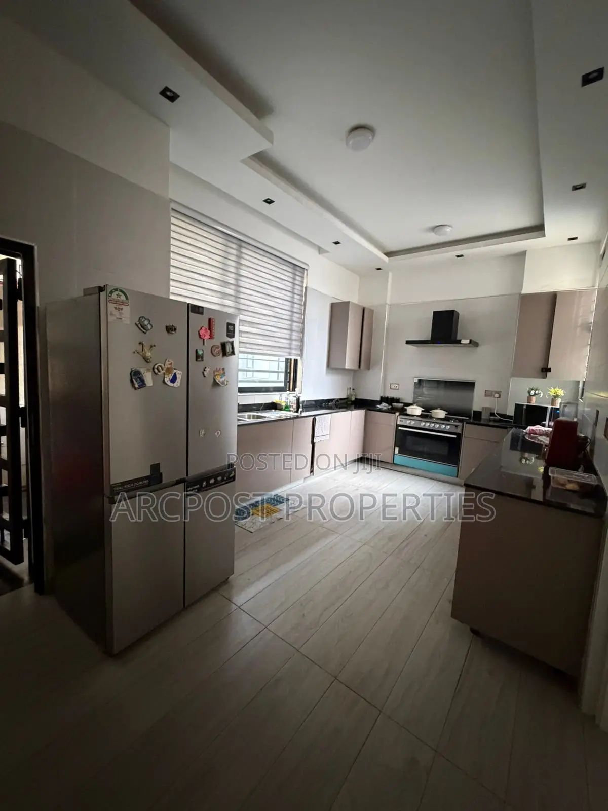 6bdrm Penthouse in Parklands/Highridge for sale in Parklands/Highridge