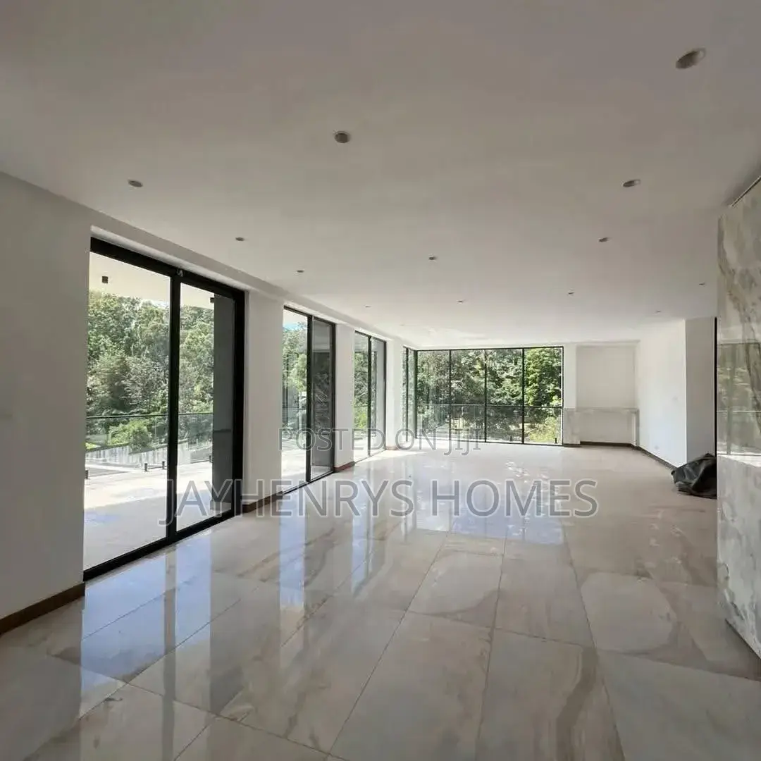 5bdrm House in Nyari for sale in Nyari