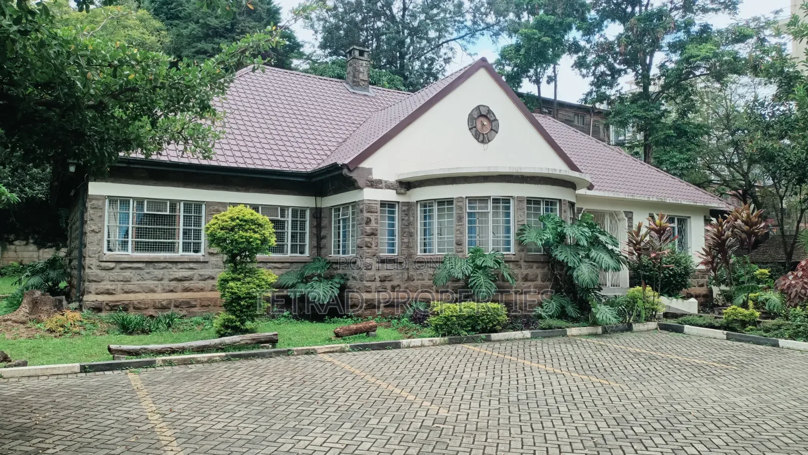 11 Rooms Commercial Bungalow on Half Acre Land in Kilimani Kirichwa Rd in Hurlingham