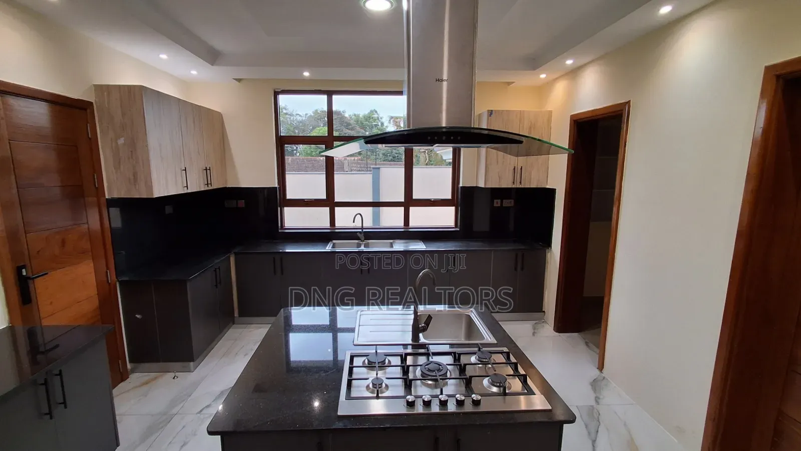 5bdrm Villa in Rosslyn for sale in Rosslyn
