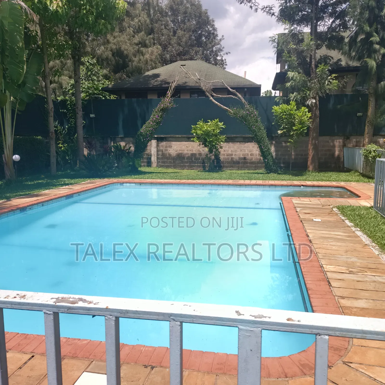 4bdrm Mansion in Call Me, Runda for rent in Runda