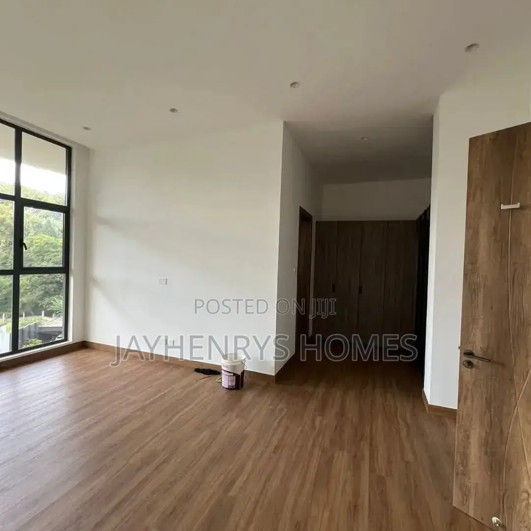 5bdrm House in Nyari for sale in Nyari
