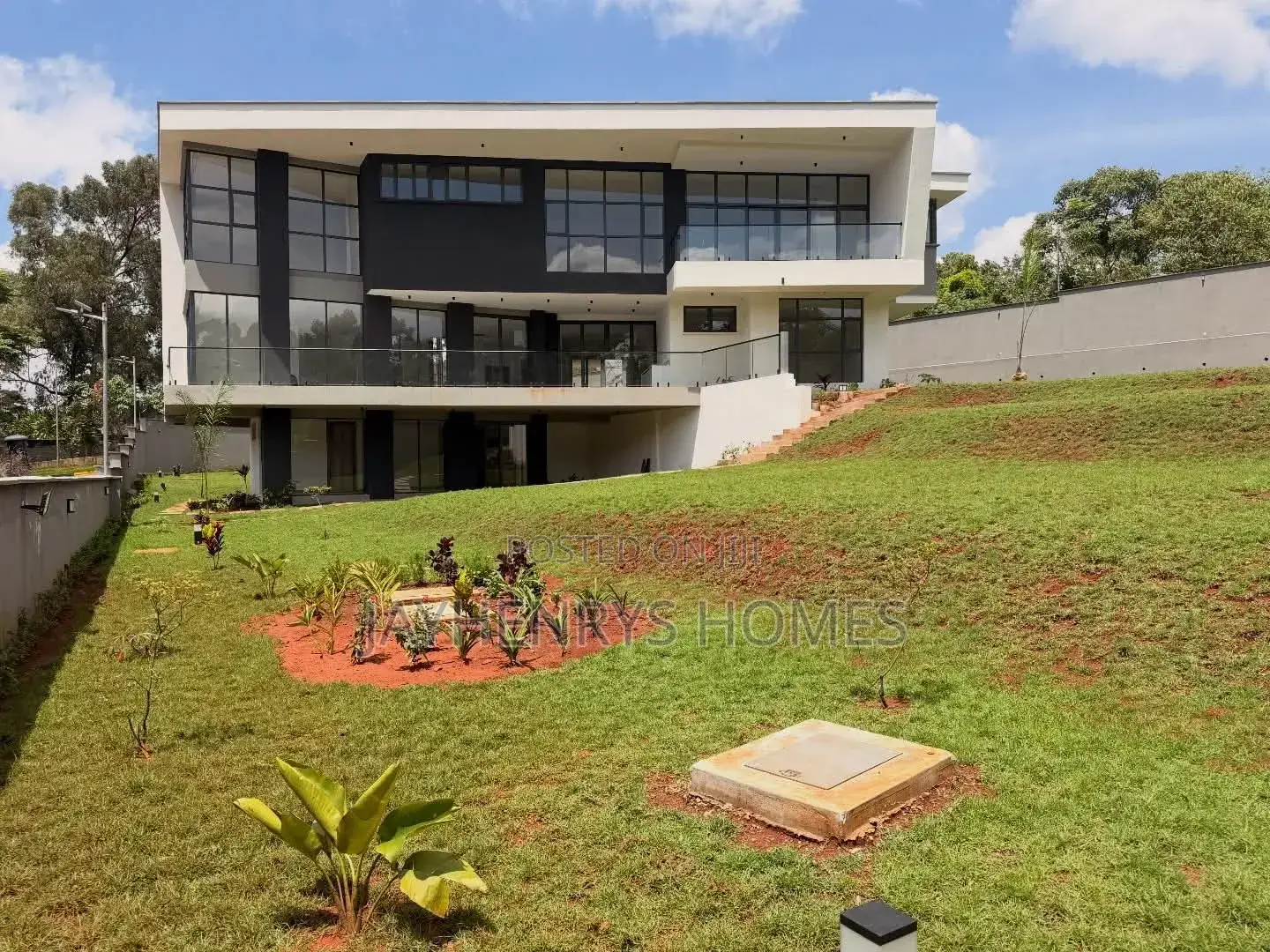 5bdrm Villa in Nyari for sale in Nyari